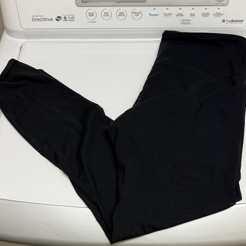 Fabletics mesh with shorts  Leggings
